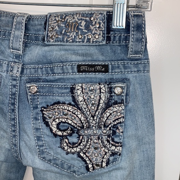 MISS ME BRAND NEW & BEAUTIFUL SIZE 24 CUFFED CAPRI JEANS - Picture 3 of 8